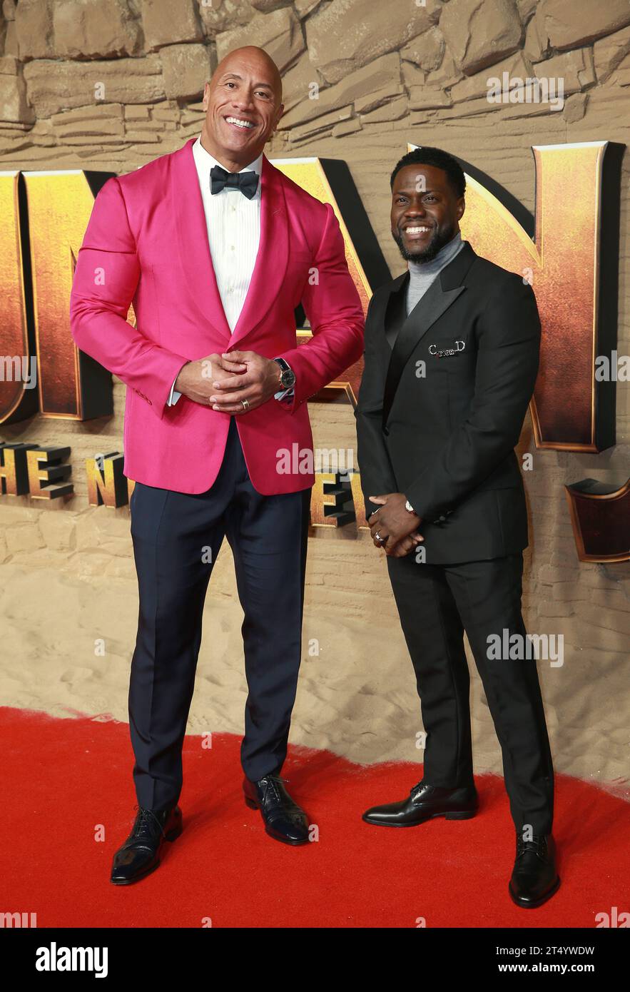 Londra, Regno Unito. 5 dicembre 2019. Dwayne Johnson e Kevin Hart partecipano alla premiere britannica di "Jumanji: The Next Level" all'Odeon IMAX Waterloo di Londra. (Foto di Fred Duval/SOPA Images/Sipa USA) credito: SIPA USA/Alamy Live News Foto Stock