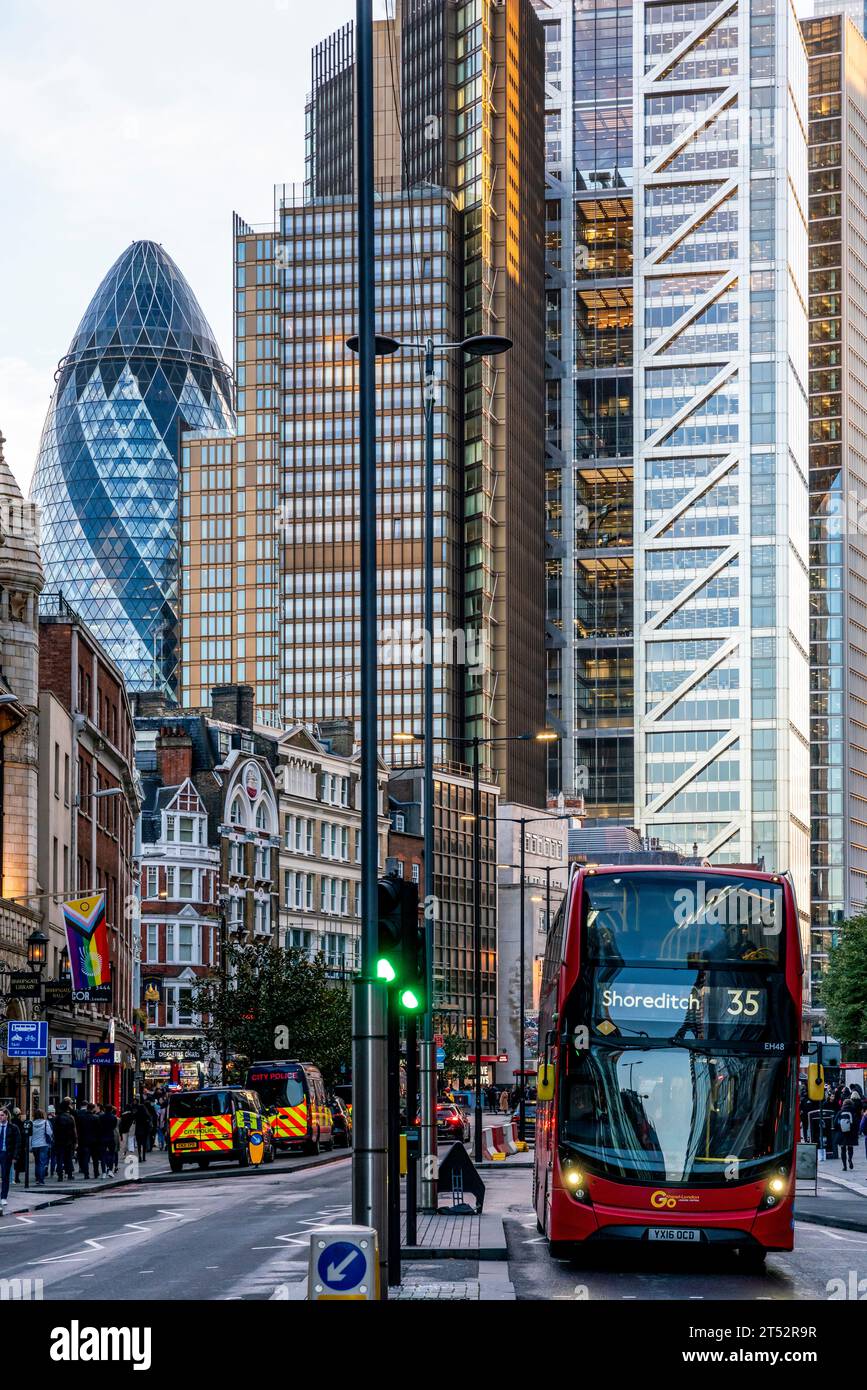 Edifici moderni nel quartiere finanziario della città di Londra, Londra, Regno Unito Foto Stock