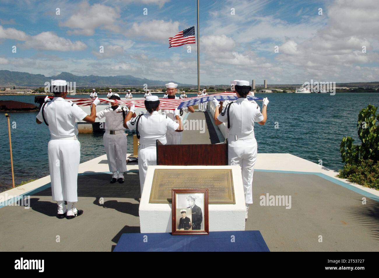 Corazzata USS California (BB 44), sepoltura in mare, Morris Nelson, sopravvissuto a Pearl Harbor Foto Stock