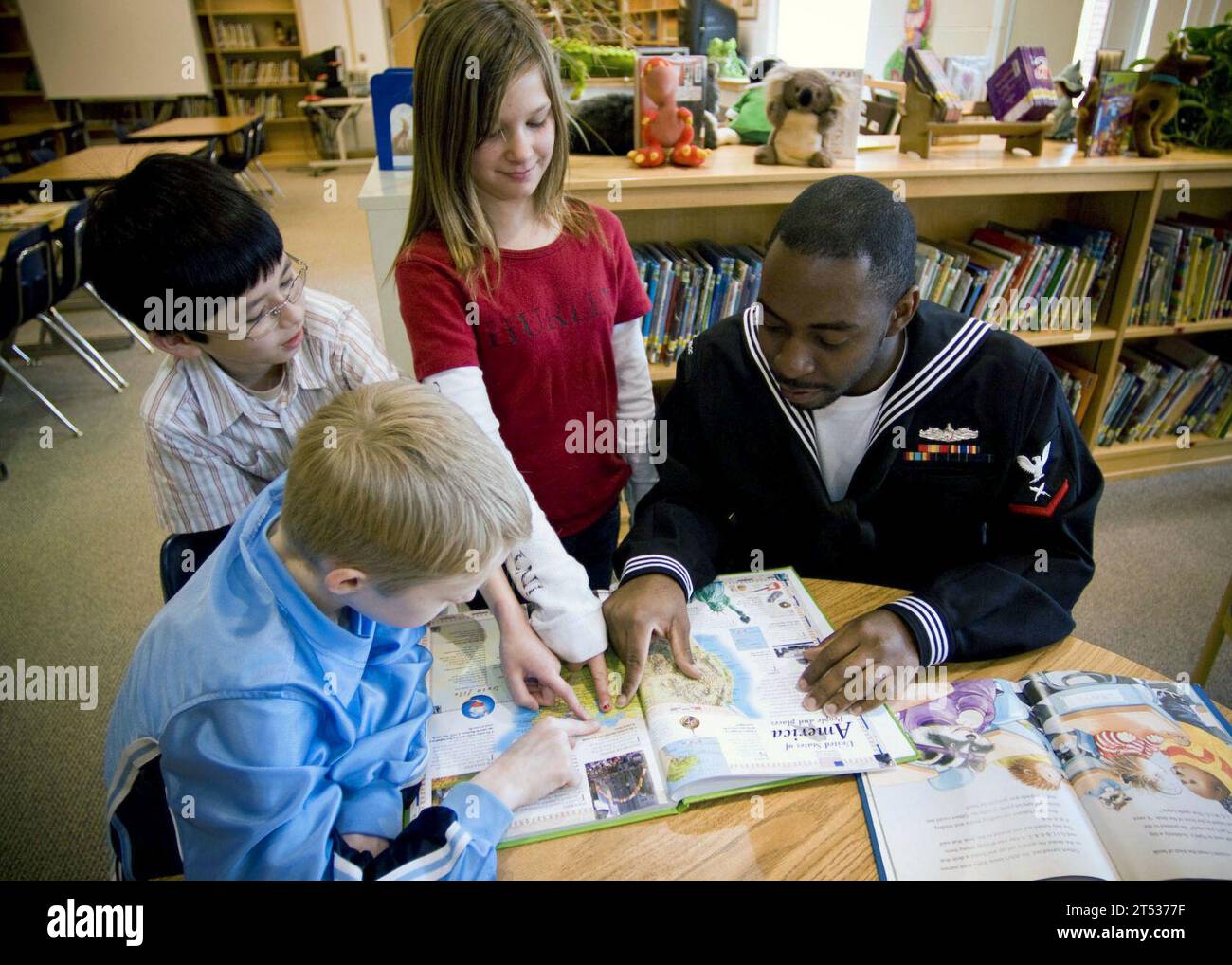 Bayside Elementary School, COMREL, Little creek, Navy, Navy Cyber Defense Operations Command, NCDOC, Norfolk, Student Foto Stock