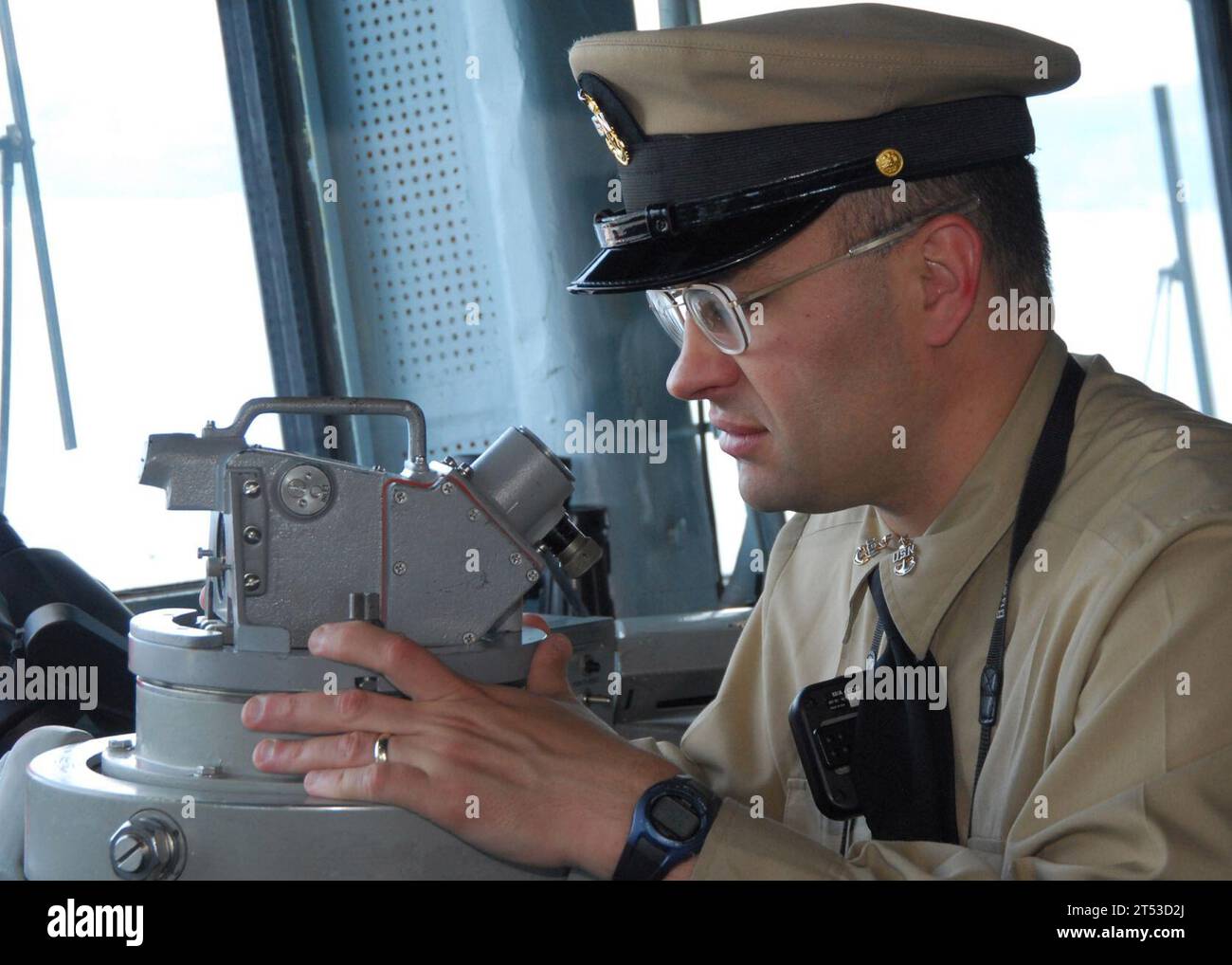 bridge Crew, Navigation, people, sextant, USS Bataan Foto Stock