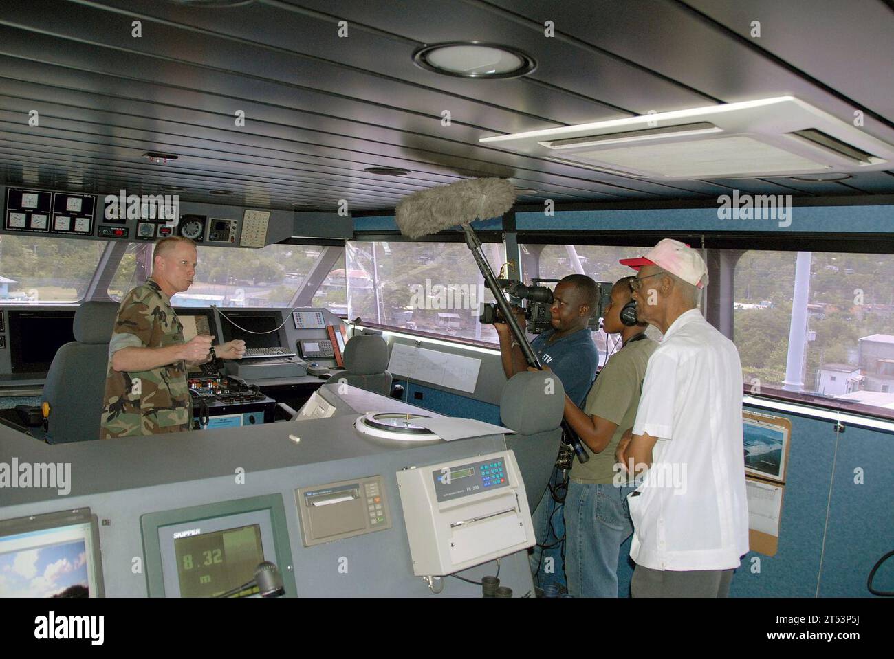 America centrale, Creative Television Program, Global Fleet Station (GFS)Caribbean Basin, High Speed Vessel (HSV 2) Swift, Giamaica, Jamaican Cable Station, Port Antonio, Task Group 40.9, U.S. Naval Forces Southern Command (NAVSO) Foto Stock