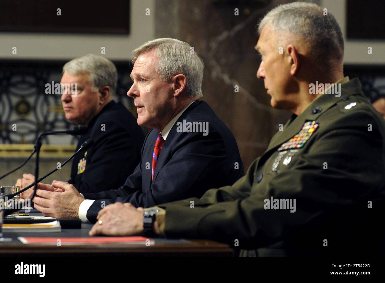 Direttore generale del CNO, Gary Roughead, Commadante James Conway, corpo dei Marines, audizioni di postura, Ray Mabus, SASC, secnav, Segretario della Marina Foto Stock
