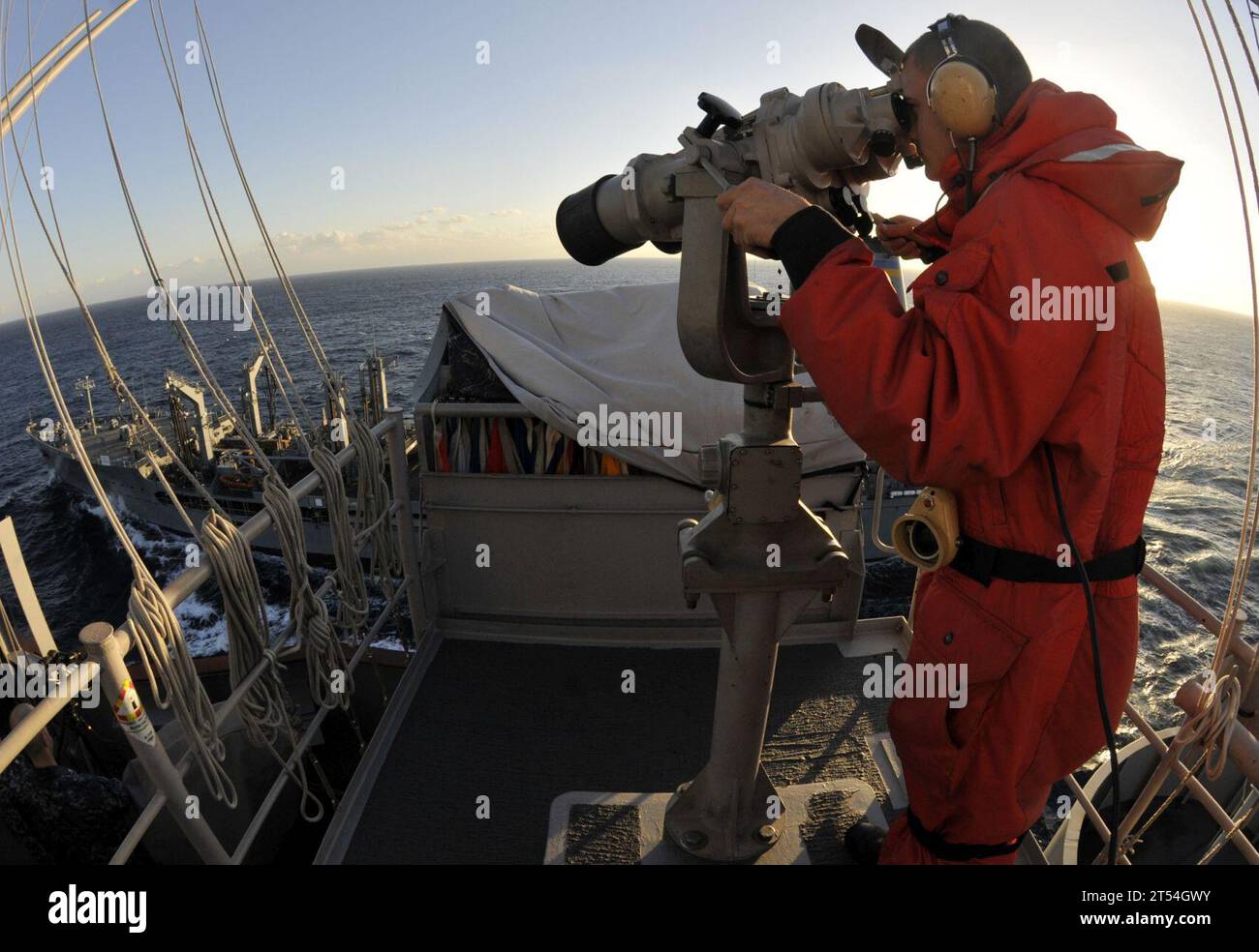 Cvn73, schierato in avanti, GW, Oceano Pacifico, RIFORNIMENTO IN MARE, USS George Washington, Vert-Rep Foto Stock