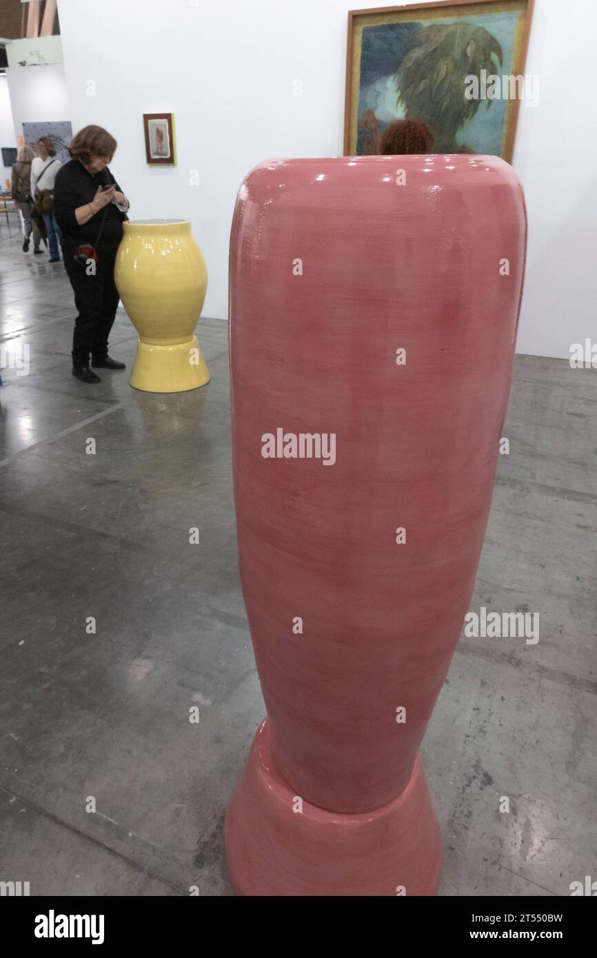 Artissima si tiene a Lingotto Fiere Torino dal 3 al 5 novembre 2023 e presenta le notizie delle aziende italiane e internazionali relative ai settori dell'arte contemporanea. Galleria: Monitor, Lisbona PRT Roma ITA Foto Stock