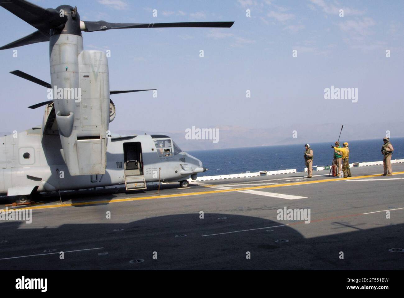 Primo dispiegamento di combattimento, GOLFO DI AQABA, Marine Aircraft Group 29, Marine Corps MV-22 Osprey, Marine Medium Tiltrotor Squadron (VMM) 263, Medio Oriente, nave d'assalto anfibio multiuso USS Wasp (LHD 1) Foto Stock