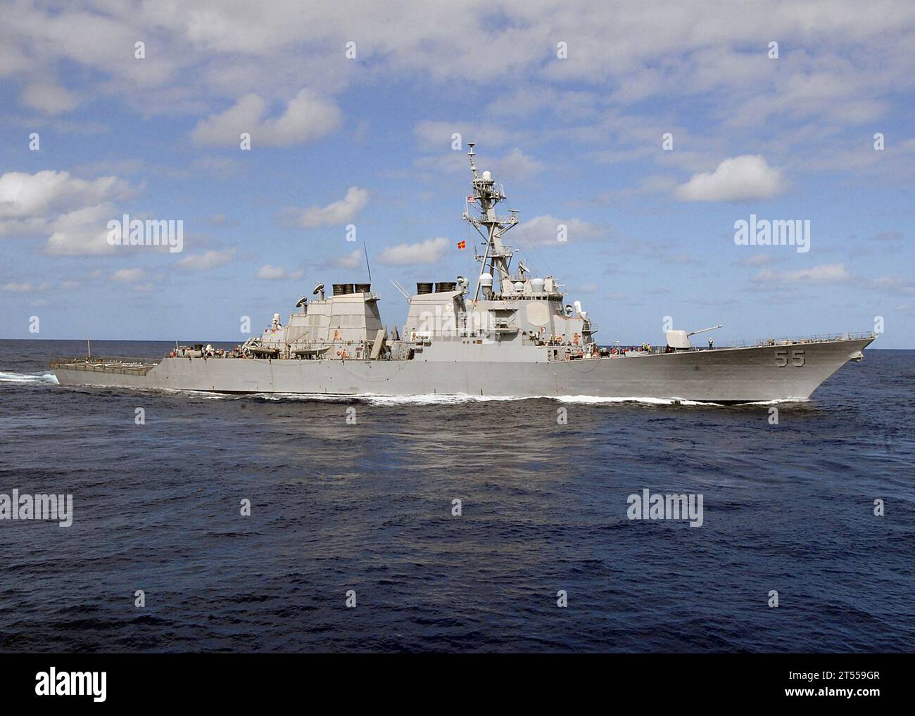 Destroyer missilistico guidato, esercitazioni tattiche di manovra, U.S. Navy, USS Stout (DDG 55) Foto Stock