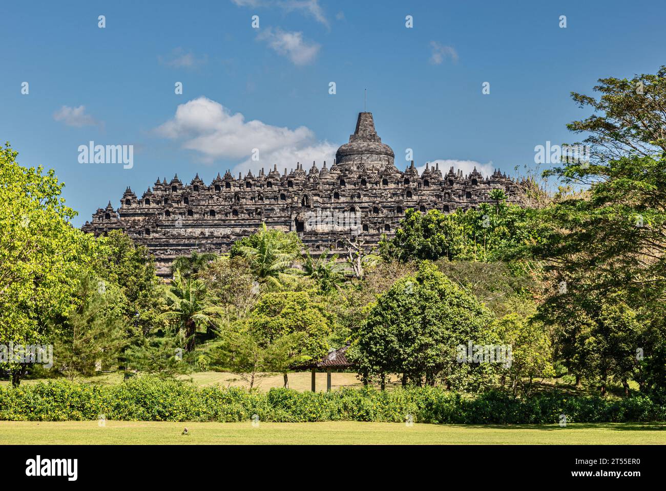 Borobodur, un tempio buddista Mahayana del IX secolo vicino a Magelang, Giava centrale, Indonesia Foto Stock