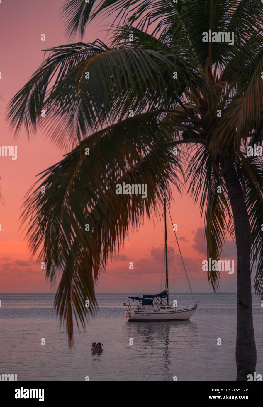 spiaggia per coppie al tramonto a miami Foto Stock