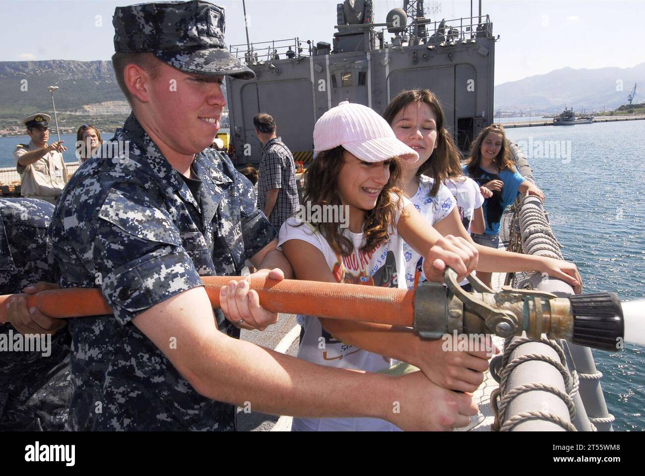 Maestral Orphanage, marina, fregata classe Oliver Hazard Perry, Partnership of Adriatic Mariners, U.S. Navy, USS Taylor (FFG 50) Foto Stock