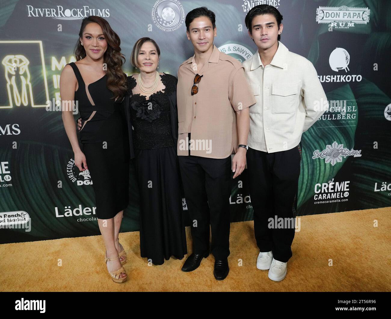 Los Angeles, USA. 2 novembre 2023. (L-R) KaladKaren, Hilda Koronel, Enchong Dee e Inigo Pascual al Manila International Film Festival Launch 2023 tenutosi presso il Directors Guild of America a West Hollywood, CALIFORNIA giovedì 2 novembre 2023. (Foto di Sthanlee B. Mirador/Sipa USA) credito: SIPA USA/Alamy Live News Foto Stock