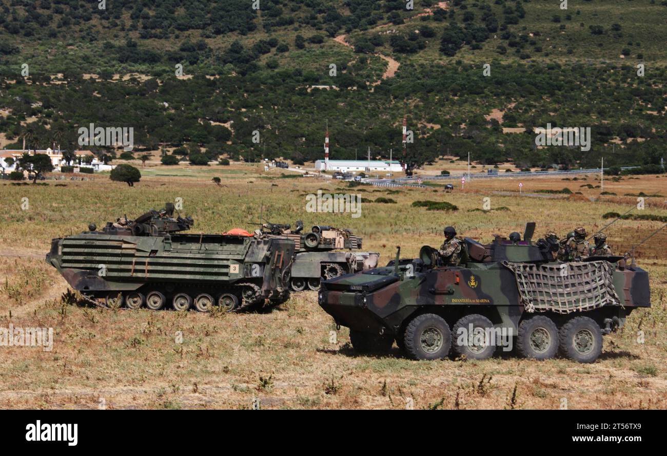 2nd Battalion, 2nd Marine Regiment, 3rd Mechanized Landing Battalion, 22nd Marine Expeditionary Unit, 22nd MEU, Battalion Landing Team, Counter Improvised Explosive Device training, Foreign Military, improvvisato ordigno esplosivo, ingegneri marini, marina, Spagna, spagnolo, spagnolo esercitazione bilaterale anfibia spagnola, U.S. Marines, U.S. Navy, USMC, Weapons Company Foto Stock