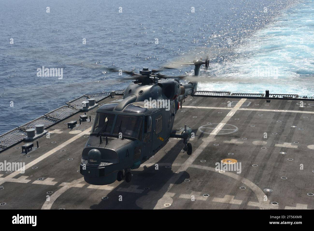 america, siate pronti, CHINFO, commercio, difendete la libertà, implementato, dissuadere l'aggressione, veloce, flessibile, libertà, heritage, Liberty, militare, marina, servizio di contenuti multimediali della marina, NMCS, in guardia, operare in avanti, preservare la pace, Protect, marinai, corsie di mare, Tradition, U.S. Navy, stati uniti, combattenti di guerra, combattimenti di guerra, combattimenti di guerra per primi, in tutto il mondo Foto Stock