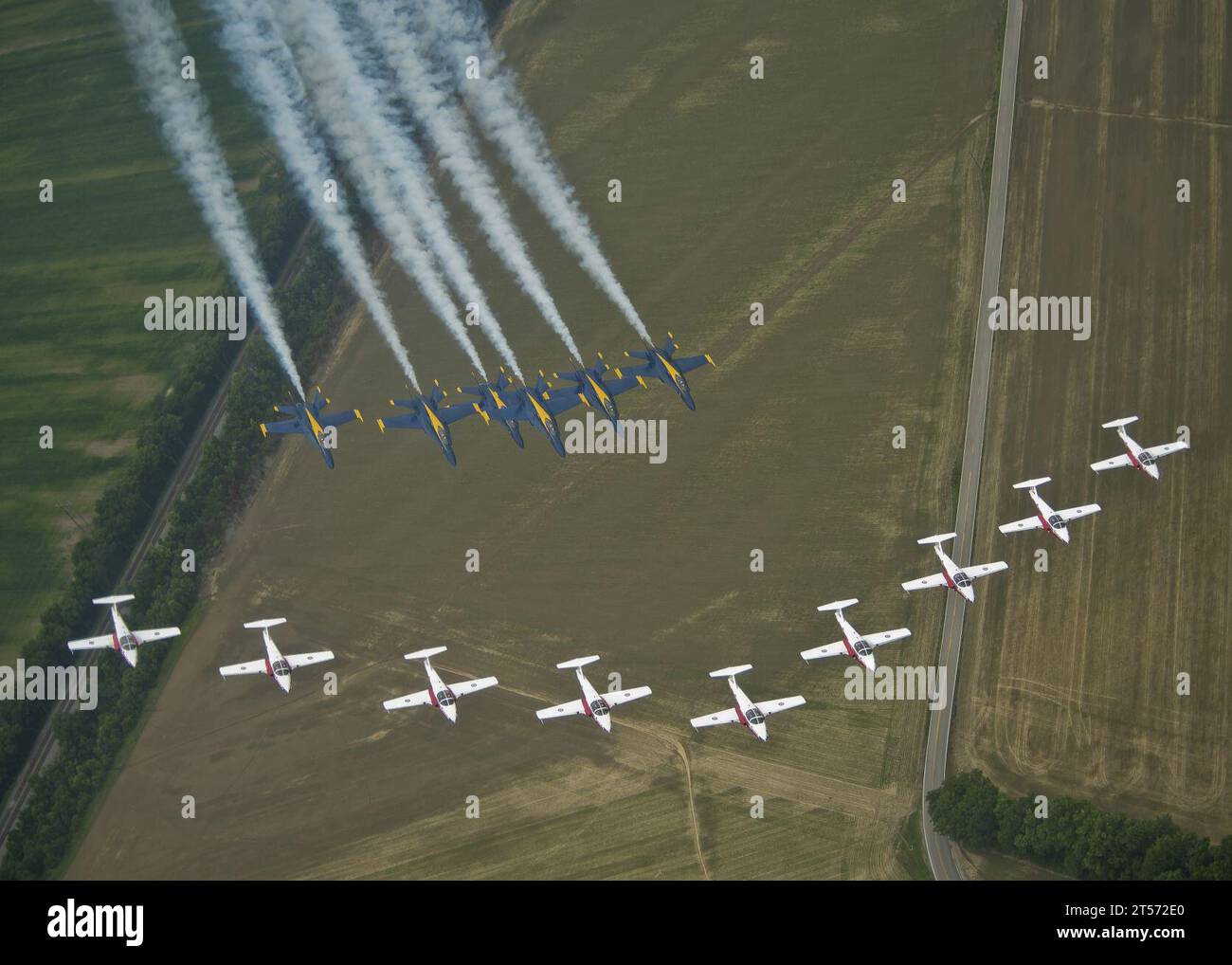 america, siate pronti, CHINFO, commercio, difendete la libertà, implementato, dissuadere l'aggressione, veloce, flessibile, libertà, heritage, Liberty, militare, marina, servizio di contenuti multimediali della marina, NMCS, in guardia, operare in avanti, preservare la pace, Protect, marinai, corsie di mare, Tradition, U.S. Navy, stati uniti, combattenti di guerra, combattimenti di guerra, combattimenti di guerra per primi, in tutto il mondo Foto Stock