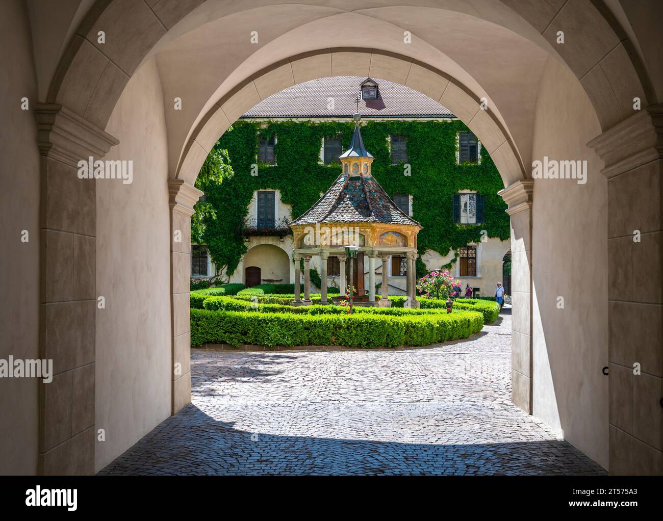 Novacella Abbazia agostiniana nel comune di Vahrn nell'Italia settentrionale, provincia di Bolzano alto Adige, Bressanone (Bressanone), Europa Foto Stock