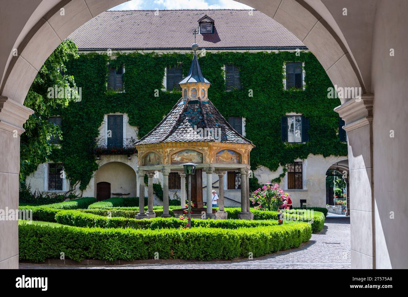 Novacella Abbazia agostiniana nel comune di Vahrn nell'Italia settentrionale, provincia di Bolzano alto Adige, Bressanone (Bressanone), Europa Foto Stock