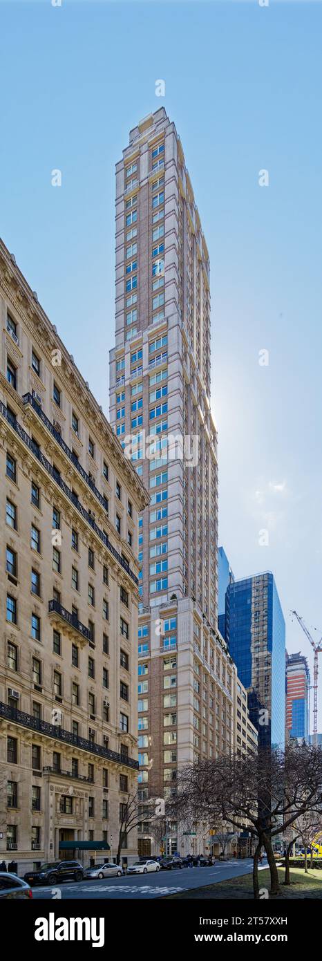 Il 515 Park Avenue è un edificio condominiale in mattoni e calcare nell'Upper East Side, costruito nel 2000 per il mercato residenziale di lusso. Foto Stock