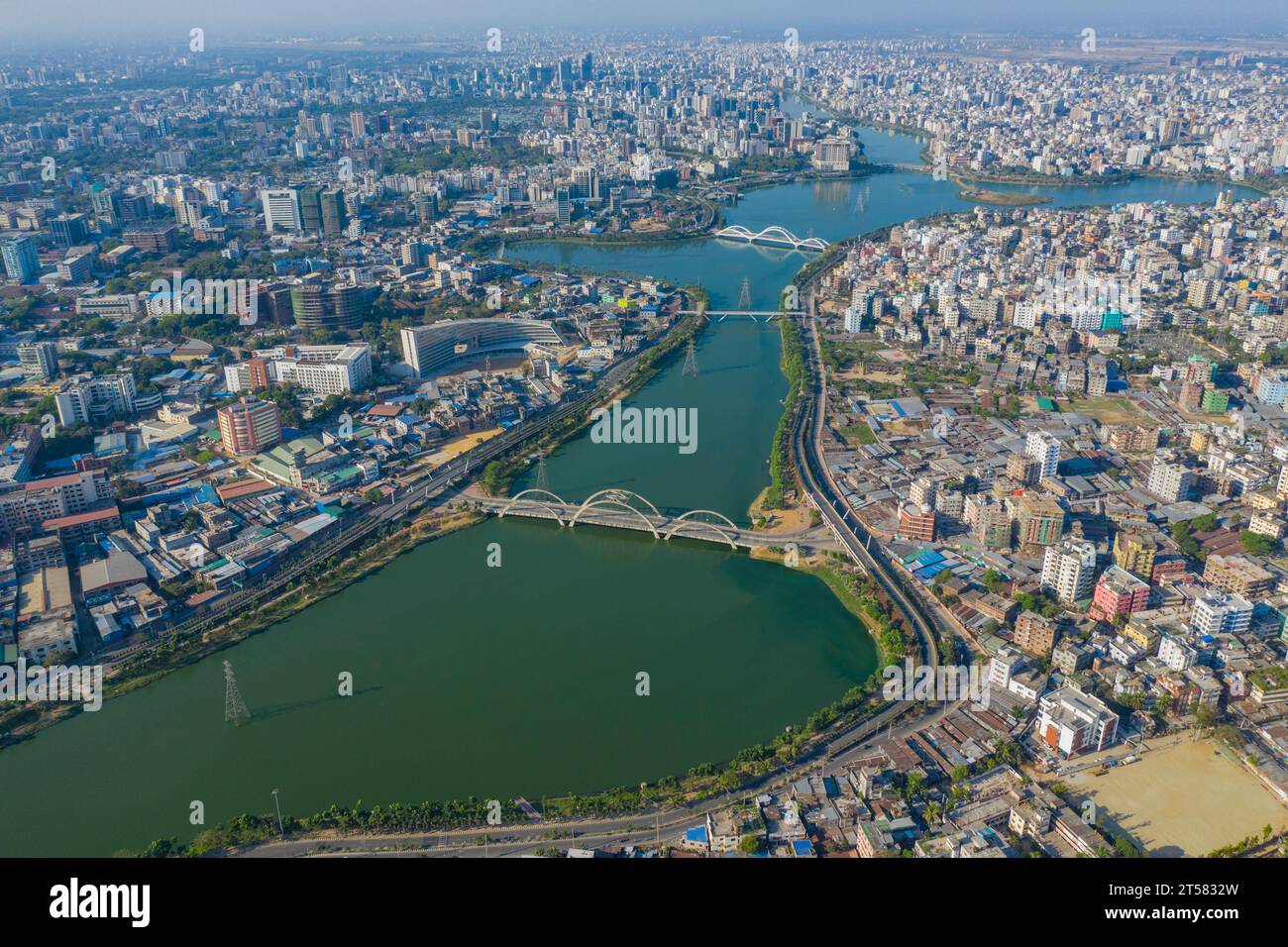 Dhaka, Bangladesh. Vista aerea della città di Dacca e del progetto Hatirjheel a Dacca, la capitale del Bangladesh. Foto Stock