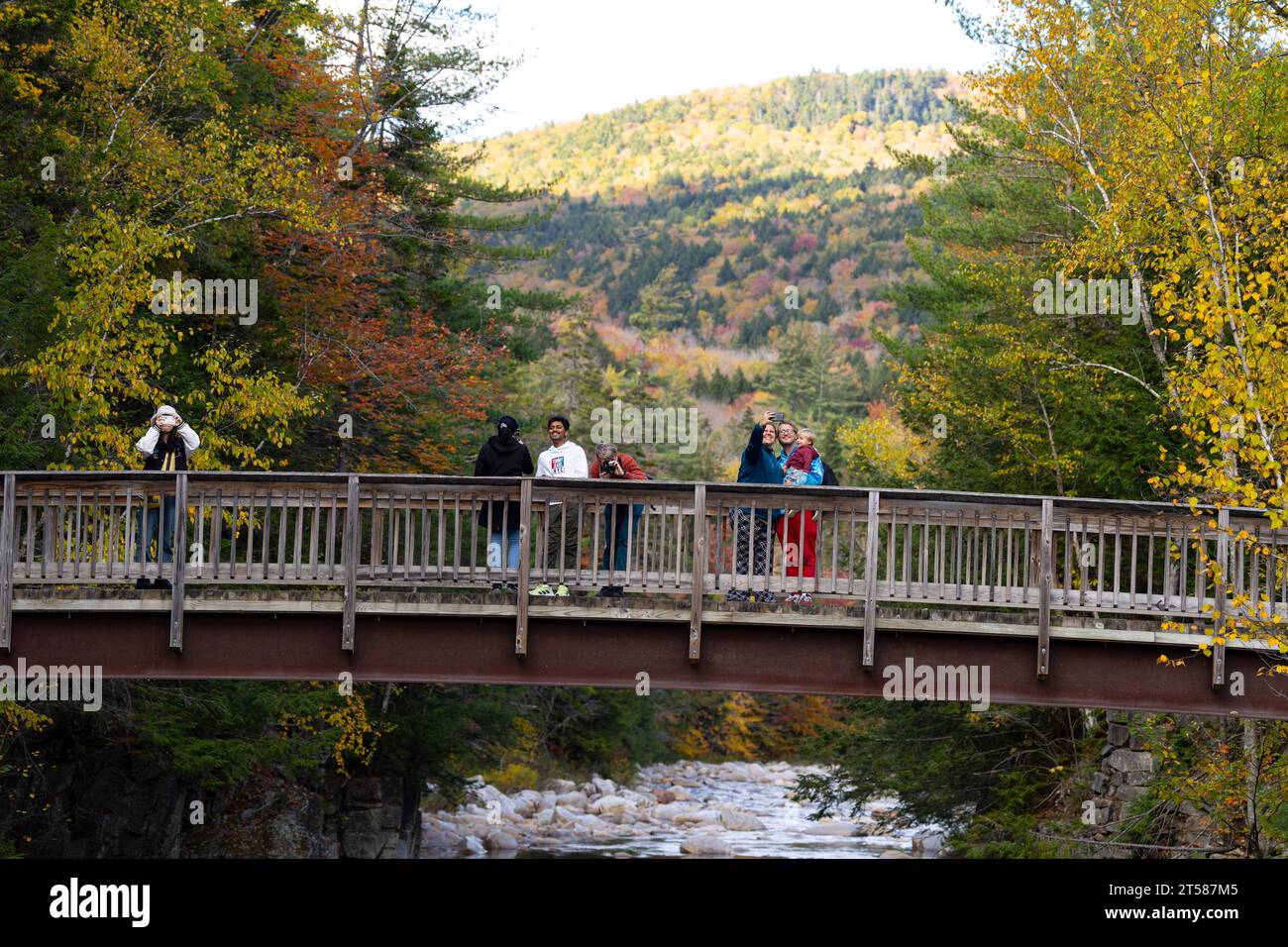 La Kancamagus Highway è a 34,5 km circa di strada panoramica lungo la NH's RT. 112 nel nord del New Hampshire, che è ben conosciuta come una delle migliori vie Foliage autunnali Foto Stock