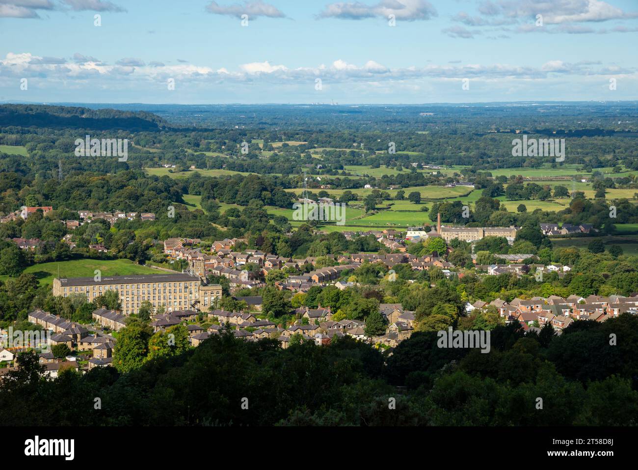 Vista di Macclesfield da Kerridge Hill vicino a Bollington, Cheshire, Inghilterra. Foto Stock