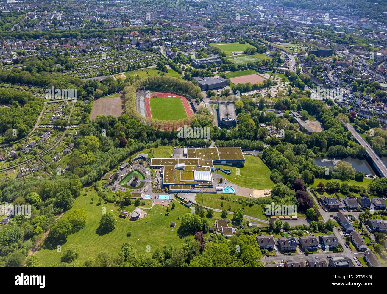 Veduta aerea, Westfalenbad e Ischelandstadion, Altenhagen, Hagen, Sauerland, Renania settentrionale-Vestfalia, Germania, stabilimento balneare, località balneare, Foto Stock