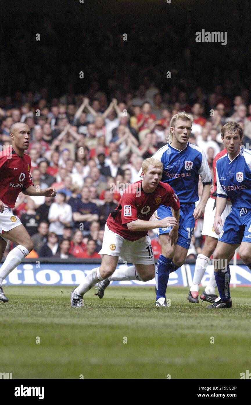 PAUL SCHOLES, fa CUP, 2004: Paul scholes fa una sprint, fa Cup Final 2004, Manchester United contro Millwall, 22 maggio 2004. Man Utd ha battuto in finale 3-0. Fotografia: ROB WATKINS Foto Stock