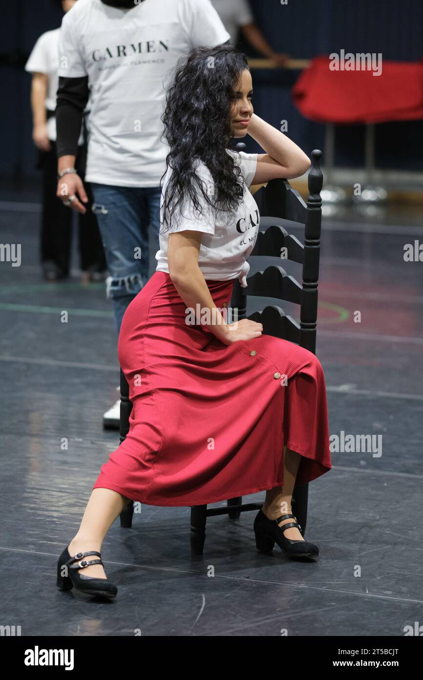 Il soprano Guiomar canto si esibisce durante le prove di Carmen. The Flamenco Musical al Teatro Real di Madrid, 4 novembre 2023, Spagna Foto Stock