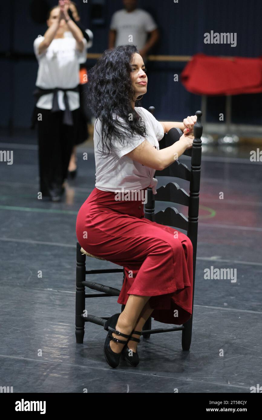 Il soprano Guiomar canto si esibisce durante le prove di Carmen. The Flamenco Musical al Teatro Real di Madrid, 4 novembre 2023, Spagna Foto Stock