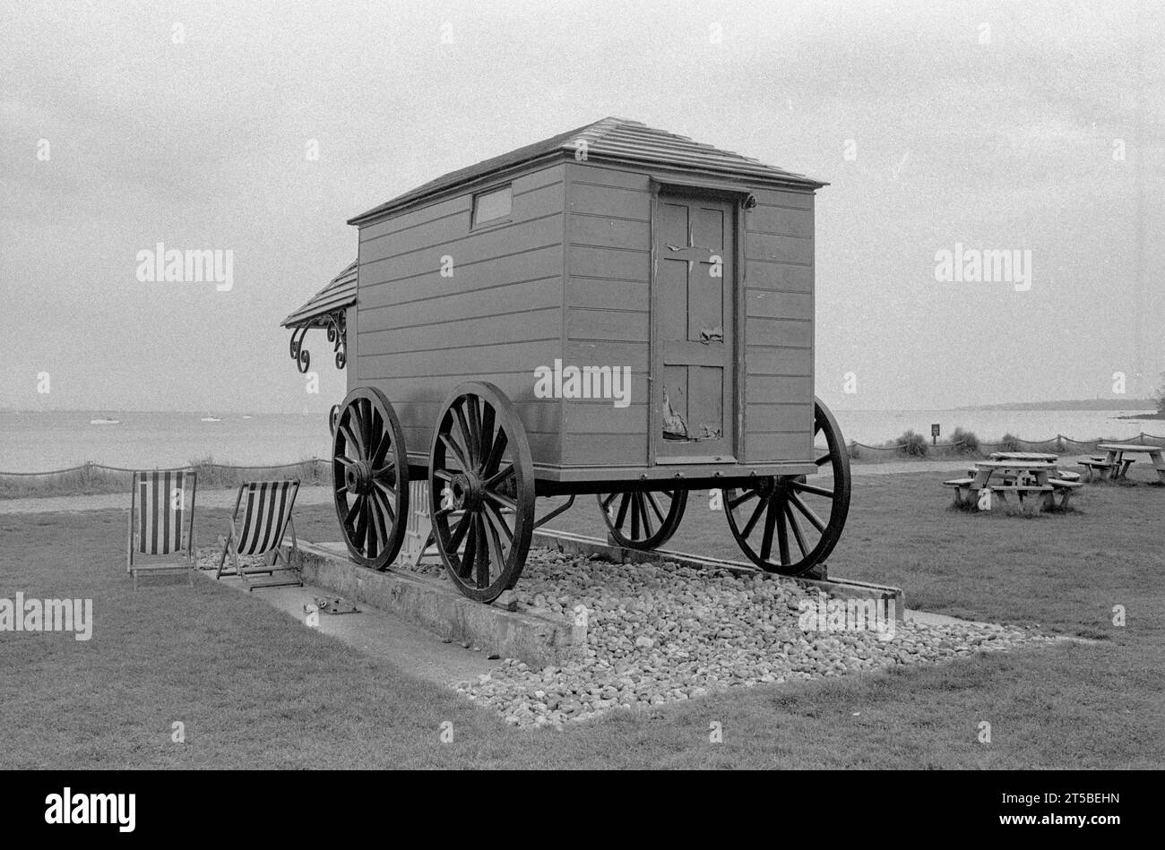 La macchina da bagno della regina Vittoria a Osbourne House, villa per le vacanze sull'isola di Wight, girata sul film Ilford HP5 Foto Stock