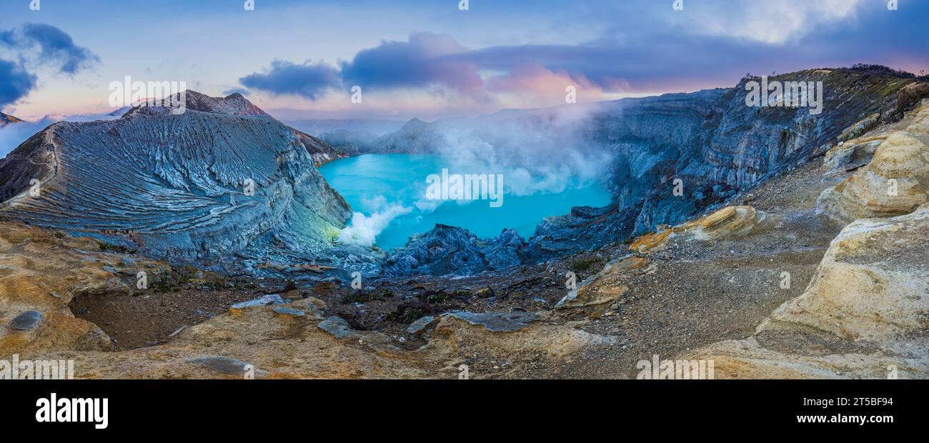 Cratere Lago Kawah Ijen, Indonesia, Giava Foto Stock