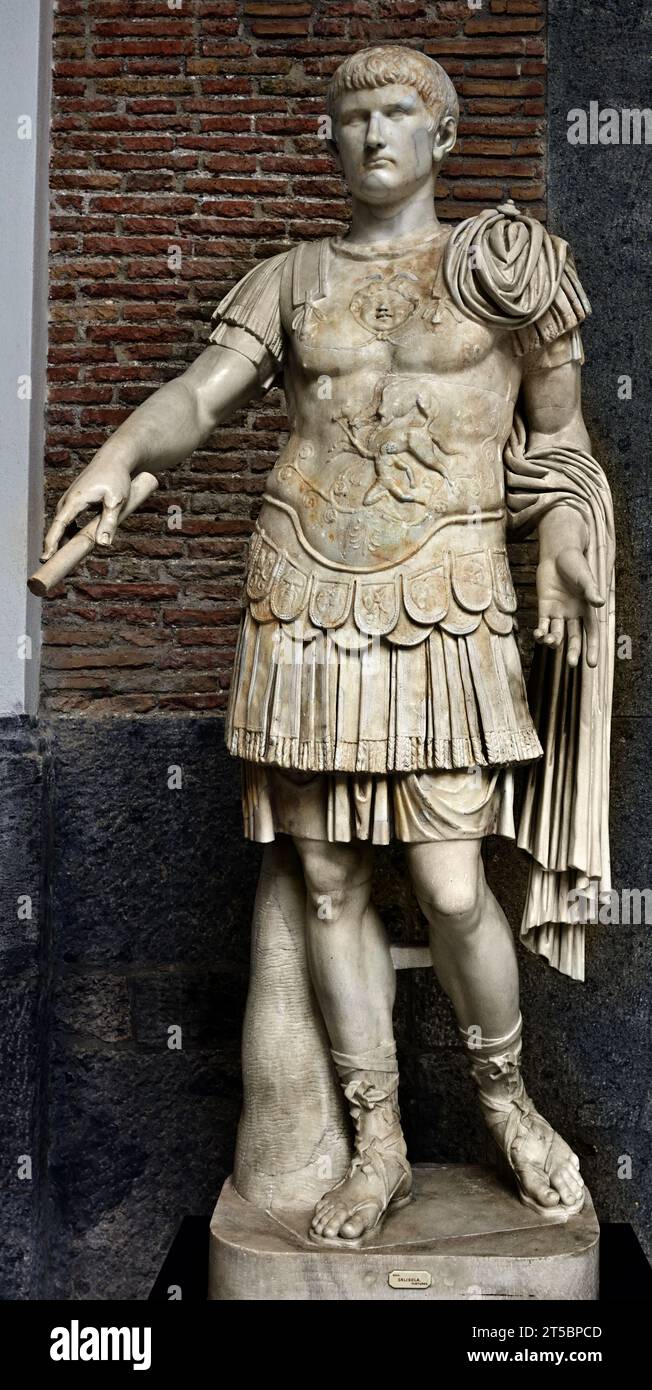 Giovane principe della famiglia Julio Claudio, identificato come imperatore Caligola, Roma romana Minturna, area dell'anfiteatro i-II secolo d.C. museo Archeologico Nazionale di Napoli Italia. Foto Stock