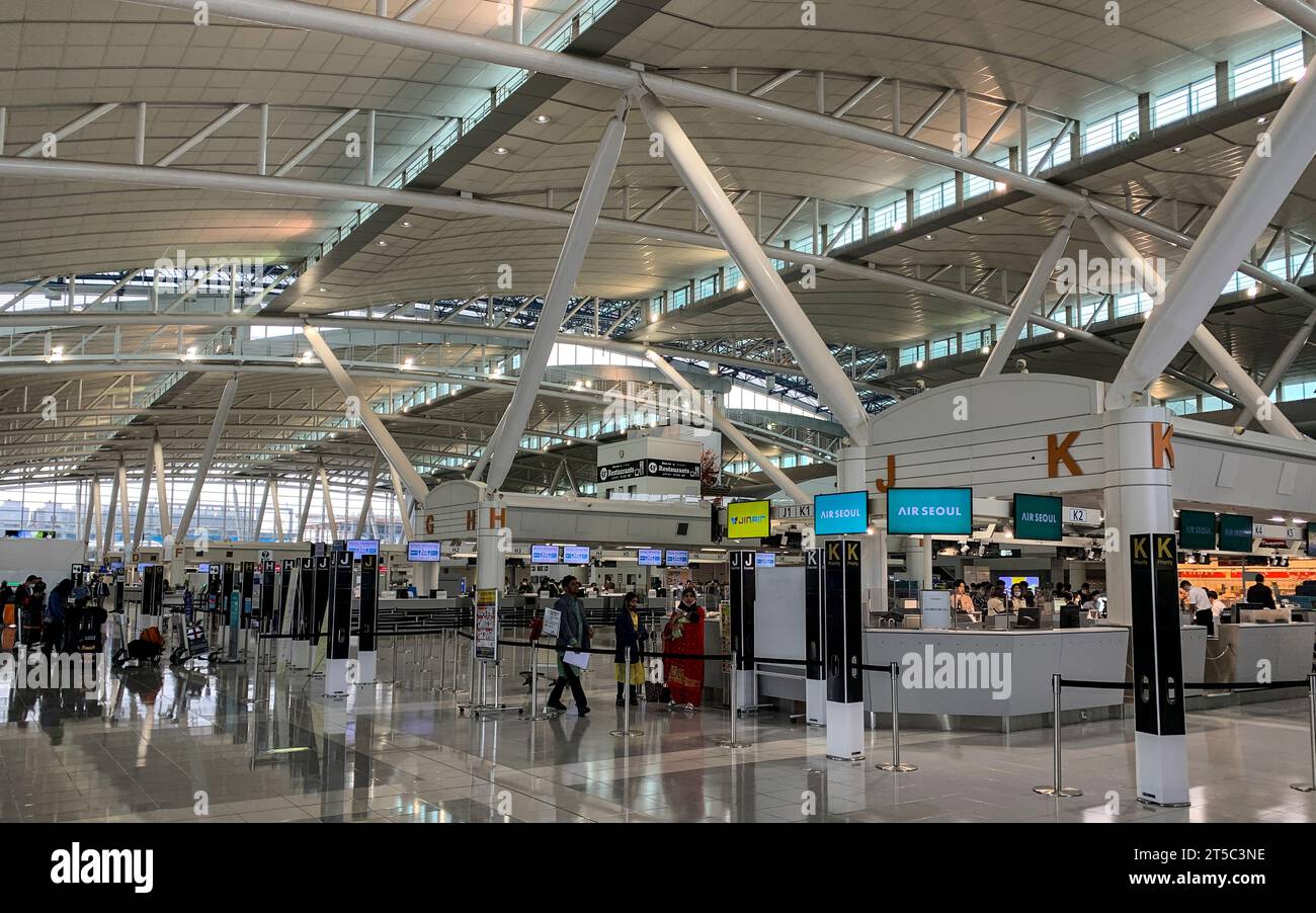 Fukuoka, Hakata, Giappone. Aeroporto di Fukuoka, Terminal delle partenze internazionali. Foto Stock