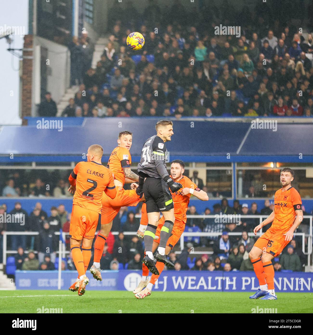 Birmingham, Regno Unito. 4 novembre 2023. Azione aerea nell'area di Ipswich, effettuata durante il match dell'EFL Sky Bet Championship tra Birmingham City e Ipswich Town a St Andrews, Birmingham, Inghilterra il 4 novembre 2023. Foto di Stuart Leggett. Solo per uso editoriale, licenza necessaria per uso commerciale. Nessun utilizzo in scommesse, giochi o pubblicazioni di un singolo club/campionato/giocatore. Credito: UK Sports Pics Ltd/Alamy Live News Foto Stock