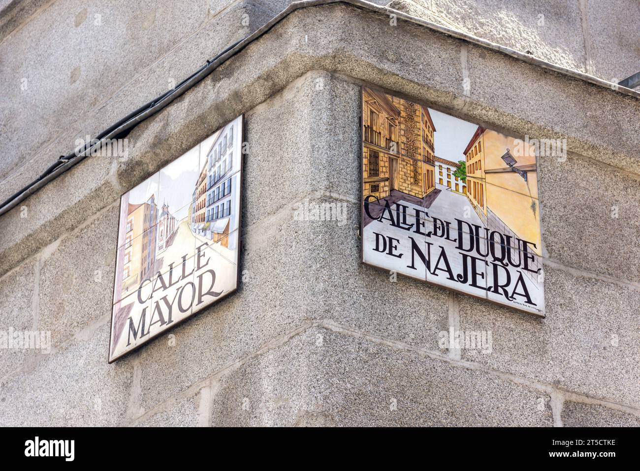 Segnali stradali in ceramica, Calle Mayor, Centro, Madrid, Regno di Spagna Foto Stock