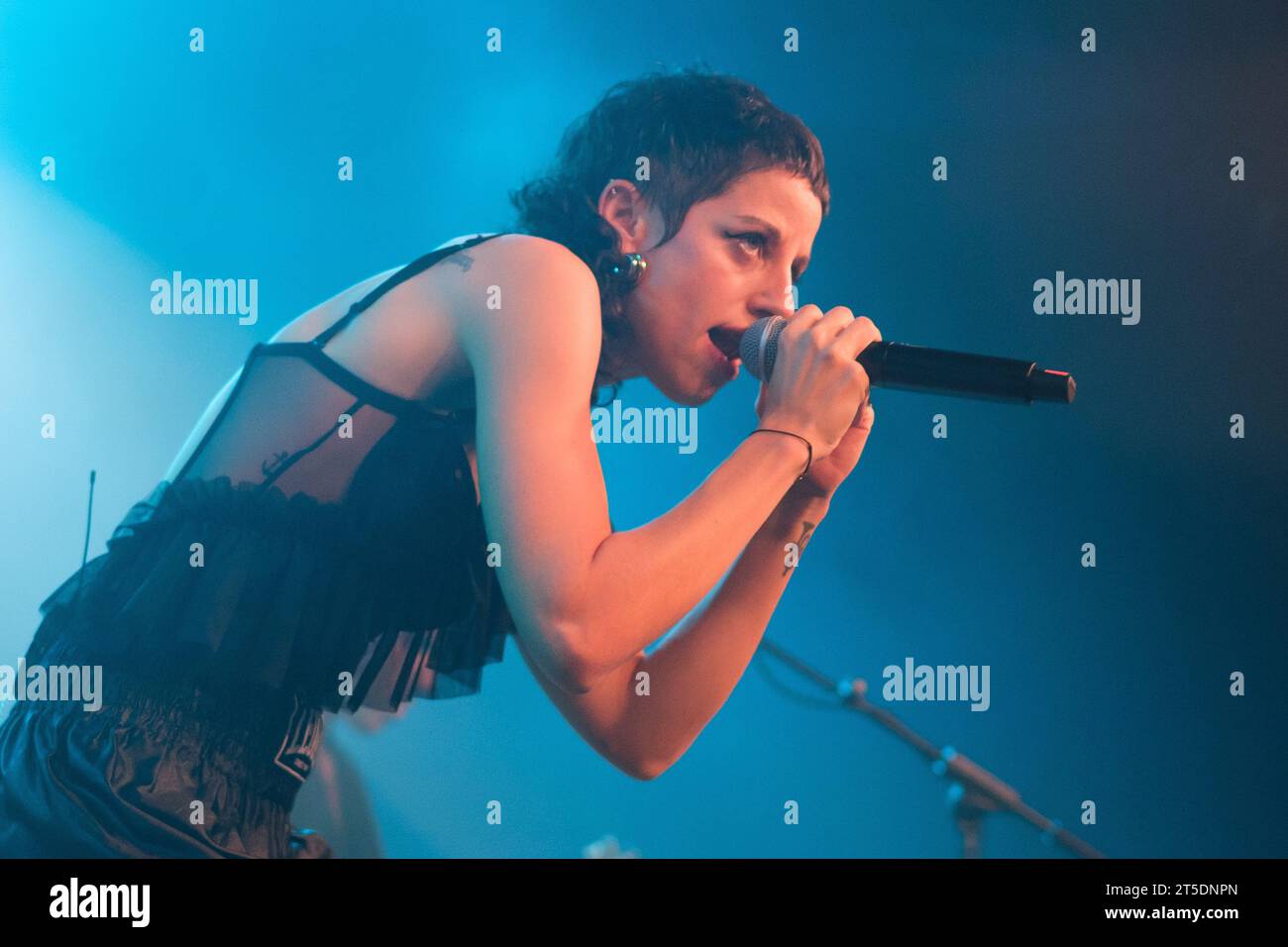 Il cantante Travis Birds si esibisce durante il concerto nella sala la Riviera Madrid, 4 novembre 2023, Spagna Foto Stock