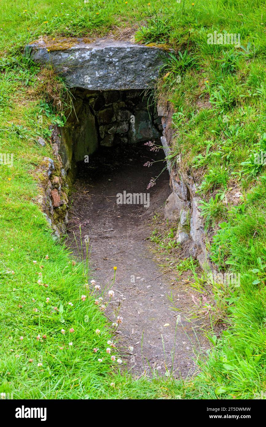 Culsh Earth House. Una souterrain costruita circa 2.000 anni fa. Vicino a Tarland, Aberdeenshire, Scozia, Regno Unito Foto Stock