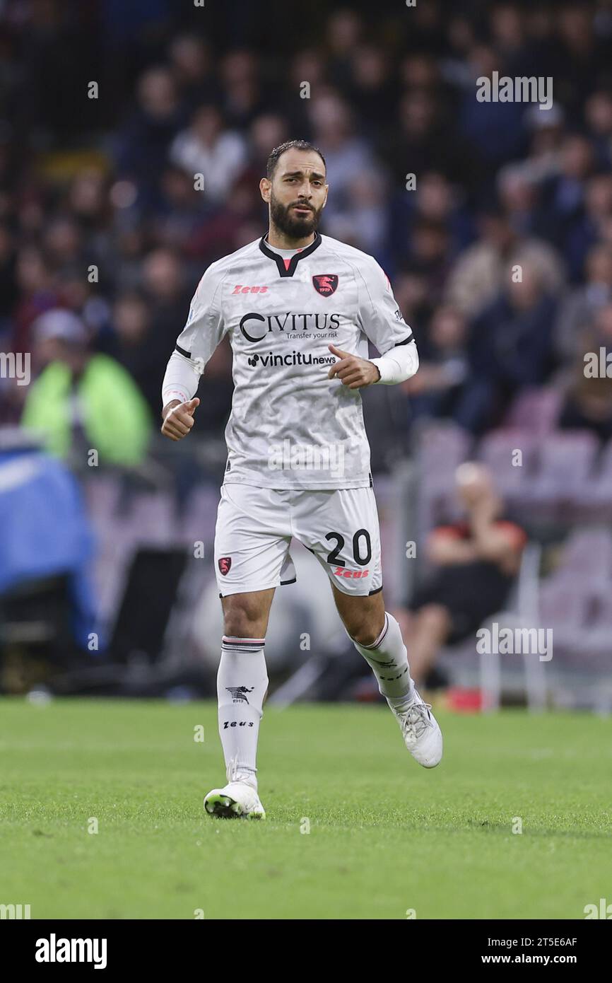 Salerno, Italia. 4 novembre 2023. Il centrocampista cipriota della Salernitana, Grigoris Kastanos, guarda durante la partita di serie A tra Unione sportiva Salernitana vs SSC Napoli allo Stadio Arechi di Salerno il 4 novembre 2023. Credito: Agenzia fotografica indipendente/Alamy Live News Foto Stock