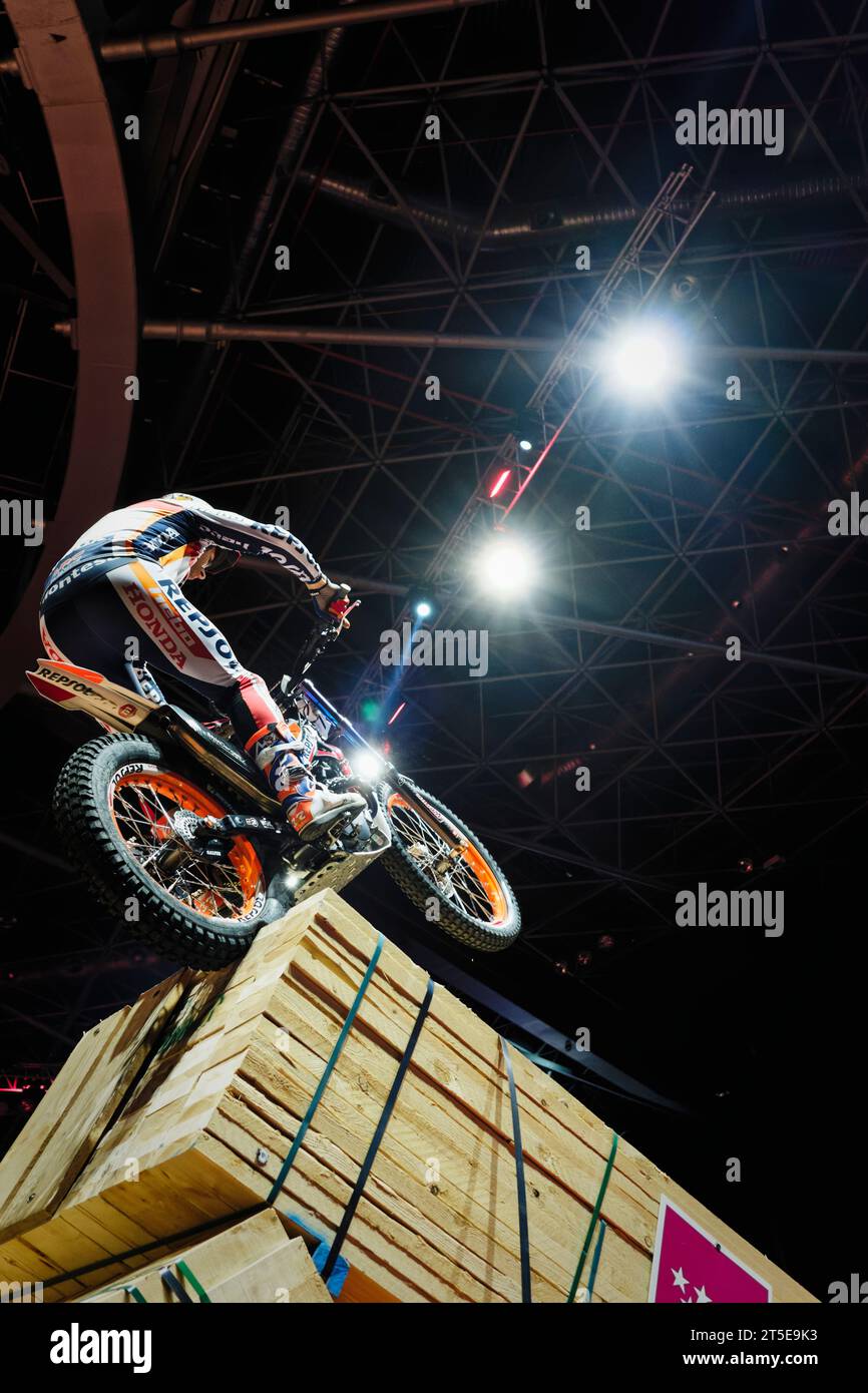 Madrid Arena, Madrid, Spagna. 4 novembre 2023. FIM X-Trial World Championship. Toni Bou (Spa). Crediti: EnriquePSans/Alamy Live News Foto Stock