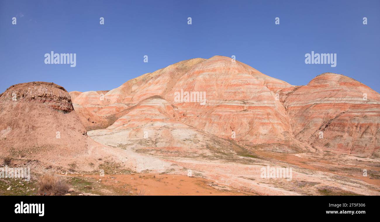 Le bellissime montagne rosse di Khizi sono simili al pianeta Marte. Azerbaigian. Foto Stock