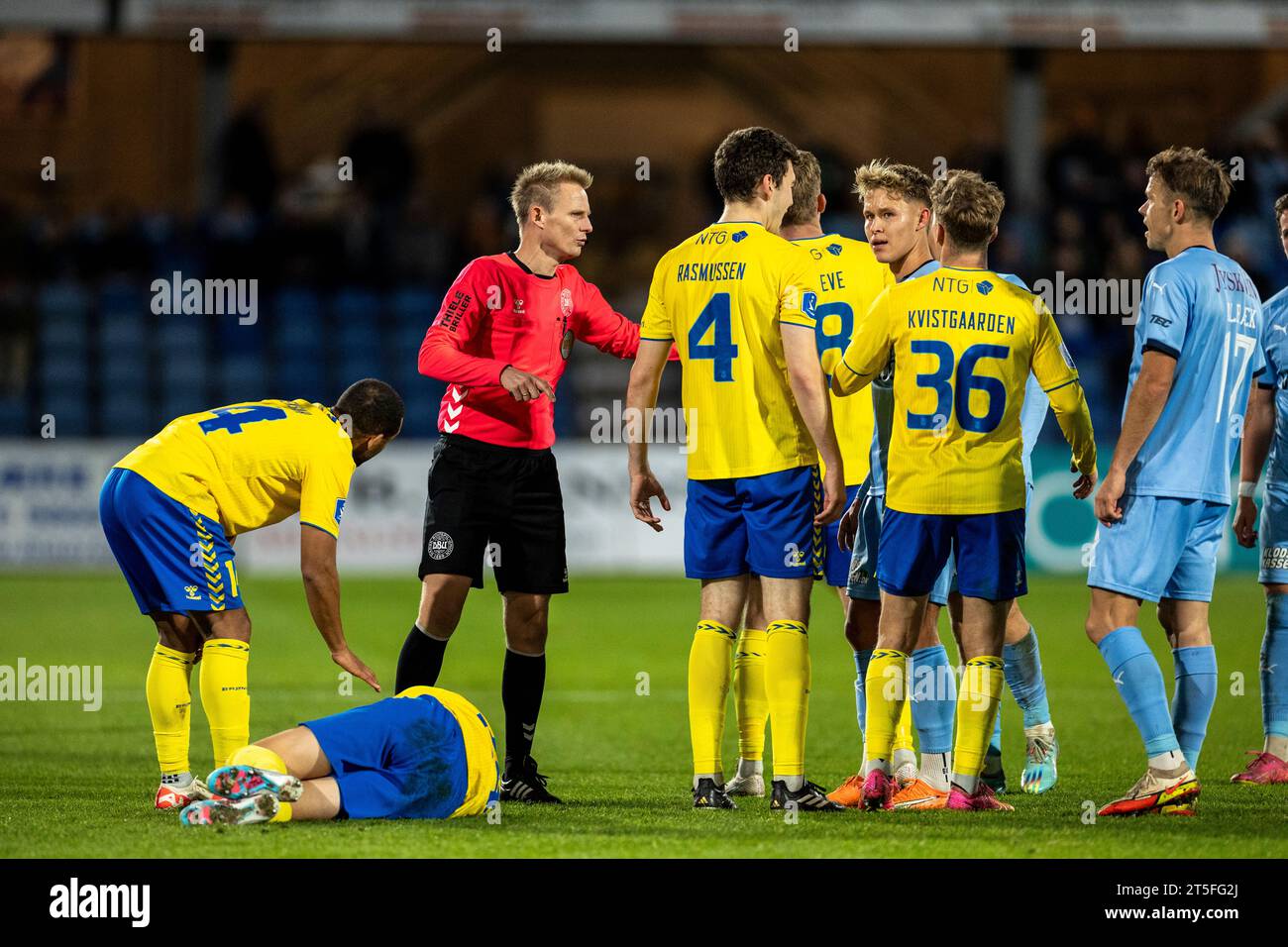 Randers, Danimarca. 2 novembre 2023. L'arbitro Jorgen Daugbjerg Burchardt visto durante l'Oddset Cup match tra Randers FC e Broendby IF al Cepheus Park di Randers. (Foto: Gonzales Photo - Teis Markfoged). Foto Stock