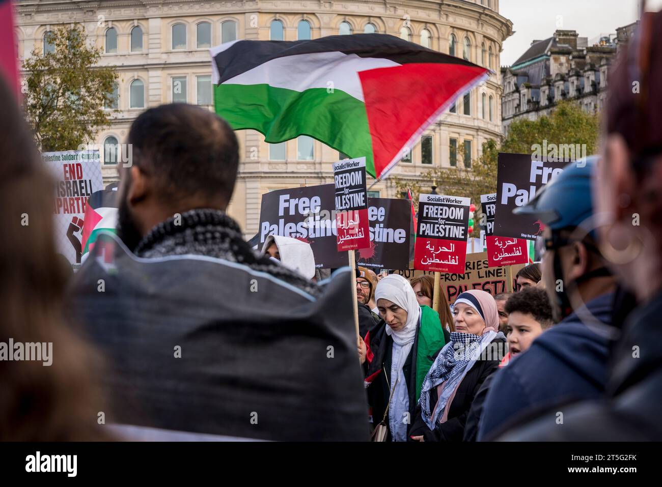 Protesta pro-palestinese a Trafalgar Square, Londra il 04/11/2023, Inghilterra, Regno Unito Foto Stock