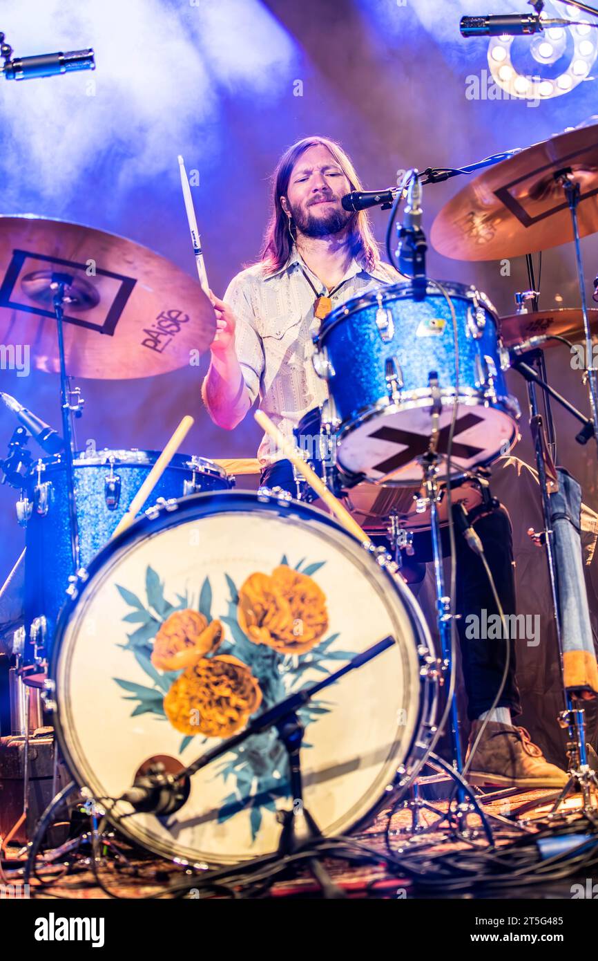 Milano, Italia. 4 novembre 2023. La band canadese THE SHEEPDOGS si esibisce dal vivo sul palco di Fabrique, aprendo lo spettacolo di Larkin PoE. Crediti: Rodolfo Sassano/Alamy Live News Foto Stock