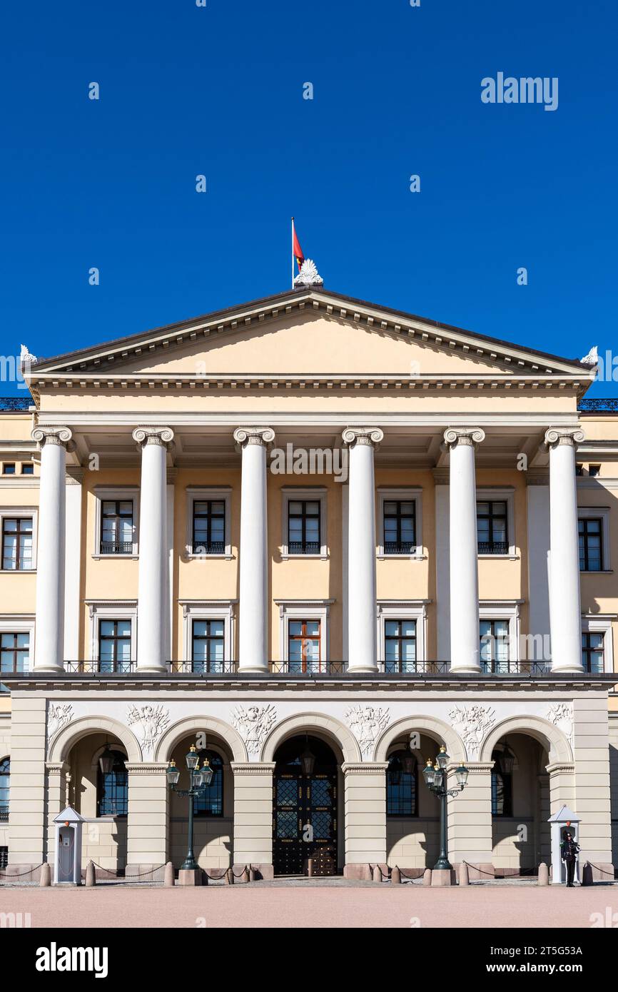 Palazzo reale di Oslo, Norvegia, facciata (norw.: Slottet, Det kongelige slott) Foto Stock