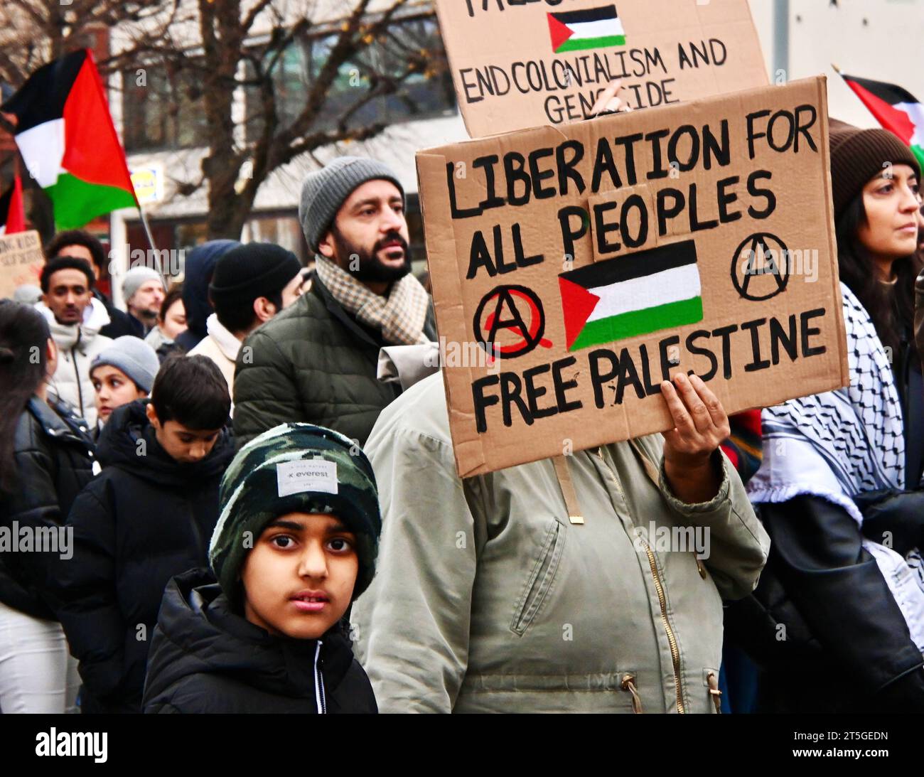 Gothernburg, Svezia. , . Centinaia di persone si stanno radunando in solidarietà con la Palestina e chiedono un cessate il fuoco immediato.Photo Mafalda/HBLNETWORK news AGENCY Credit: Imago/Alamy Live News Foto Stock