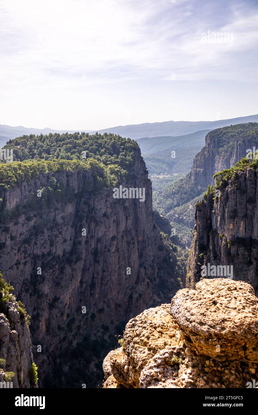 Tour esplorativo attraverso l'entroterra turco fino al Canyon di Tazı vicino ad Alanya - Turchia Foto Stock