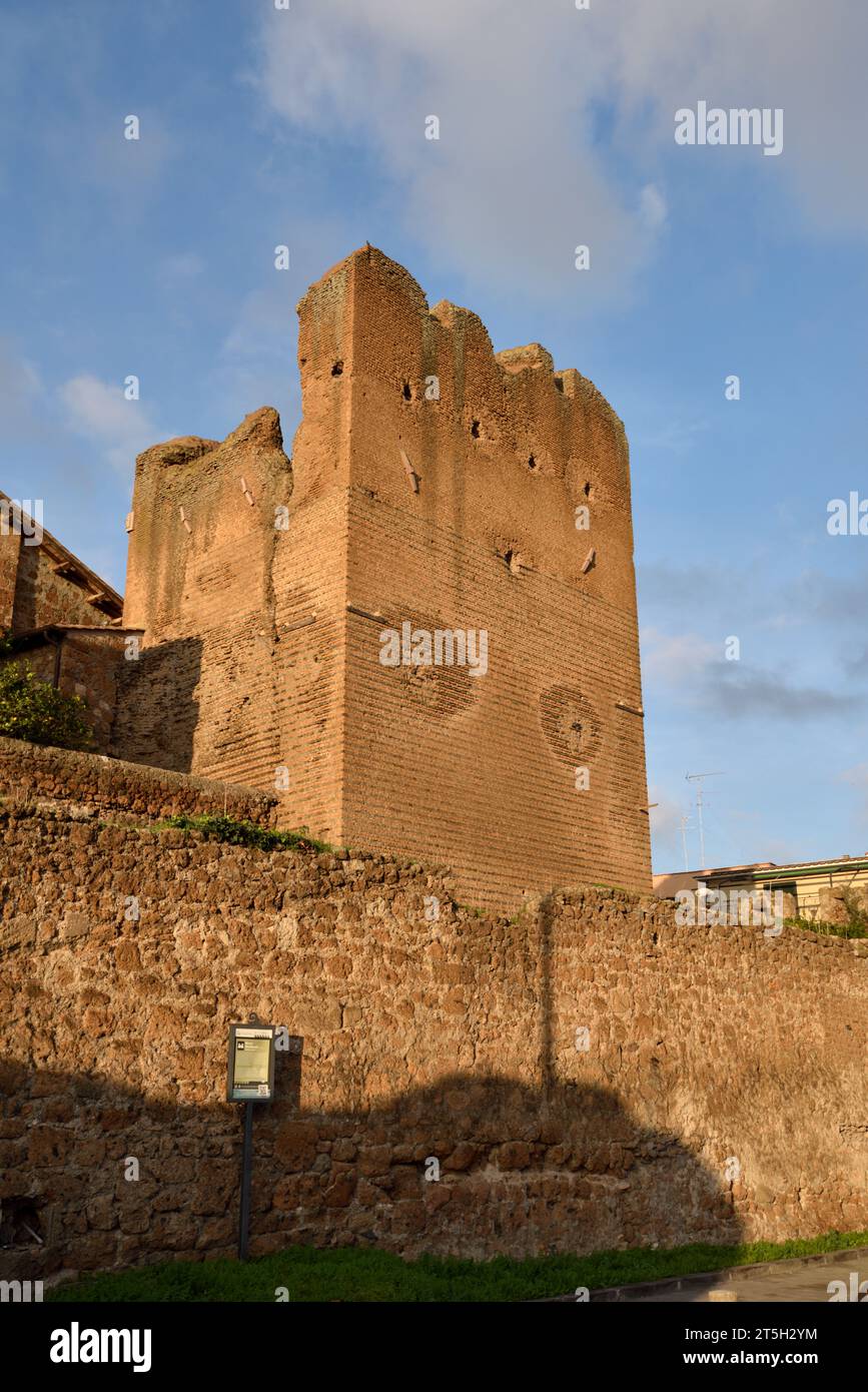 Mura medievali, Cerveteri, Lazio, Italia Foto Stock