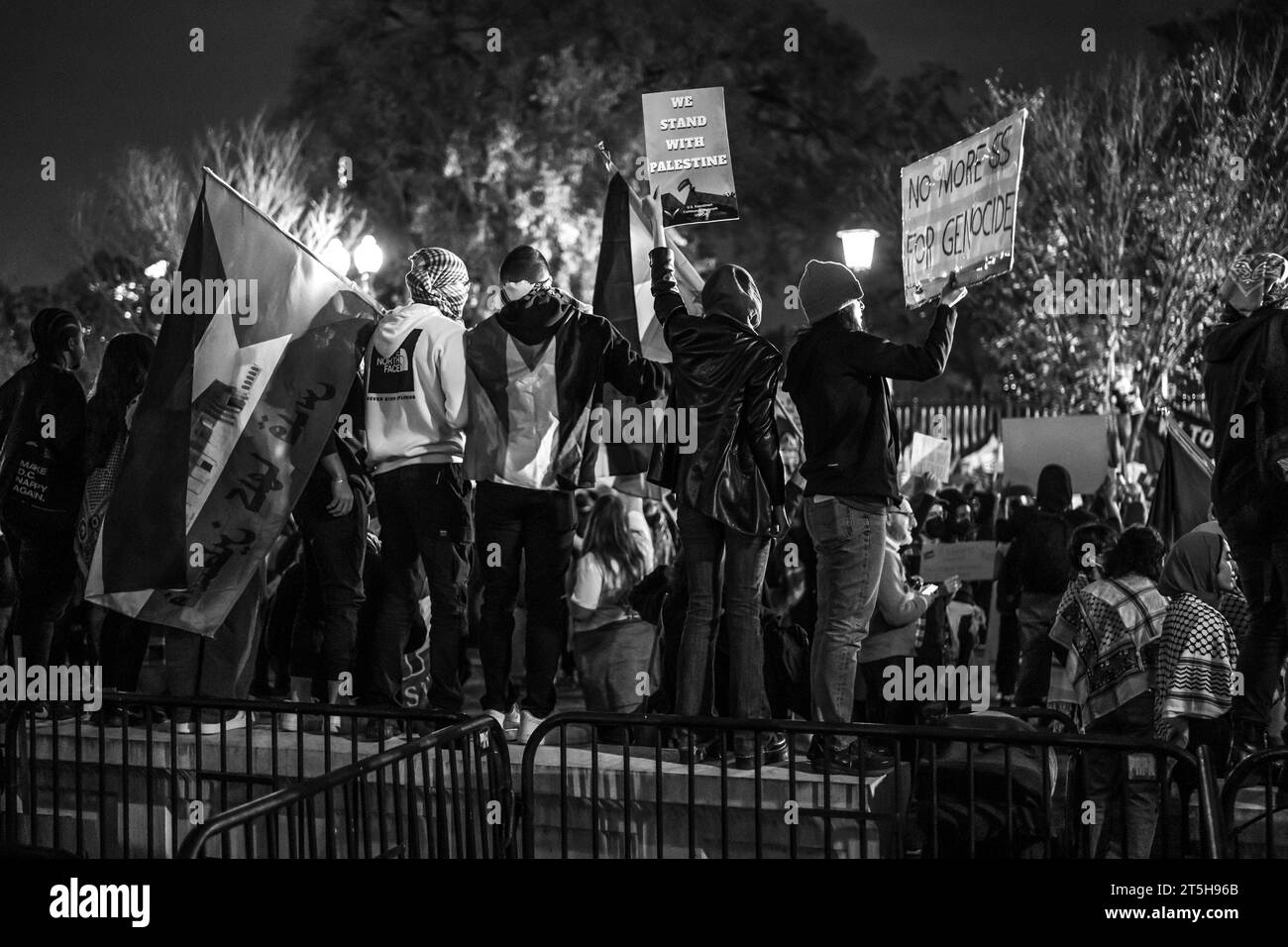 Washington, DC - 11-4-2023: Manifestanti alla marcia pro-Palestina Foto Stock