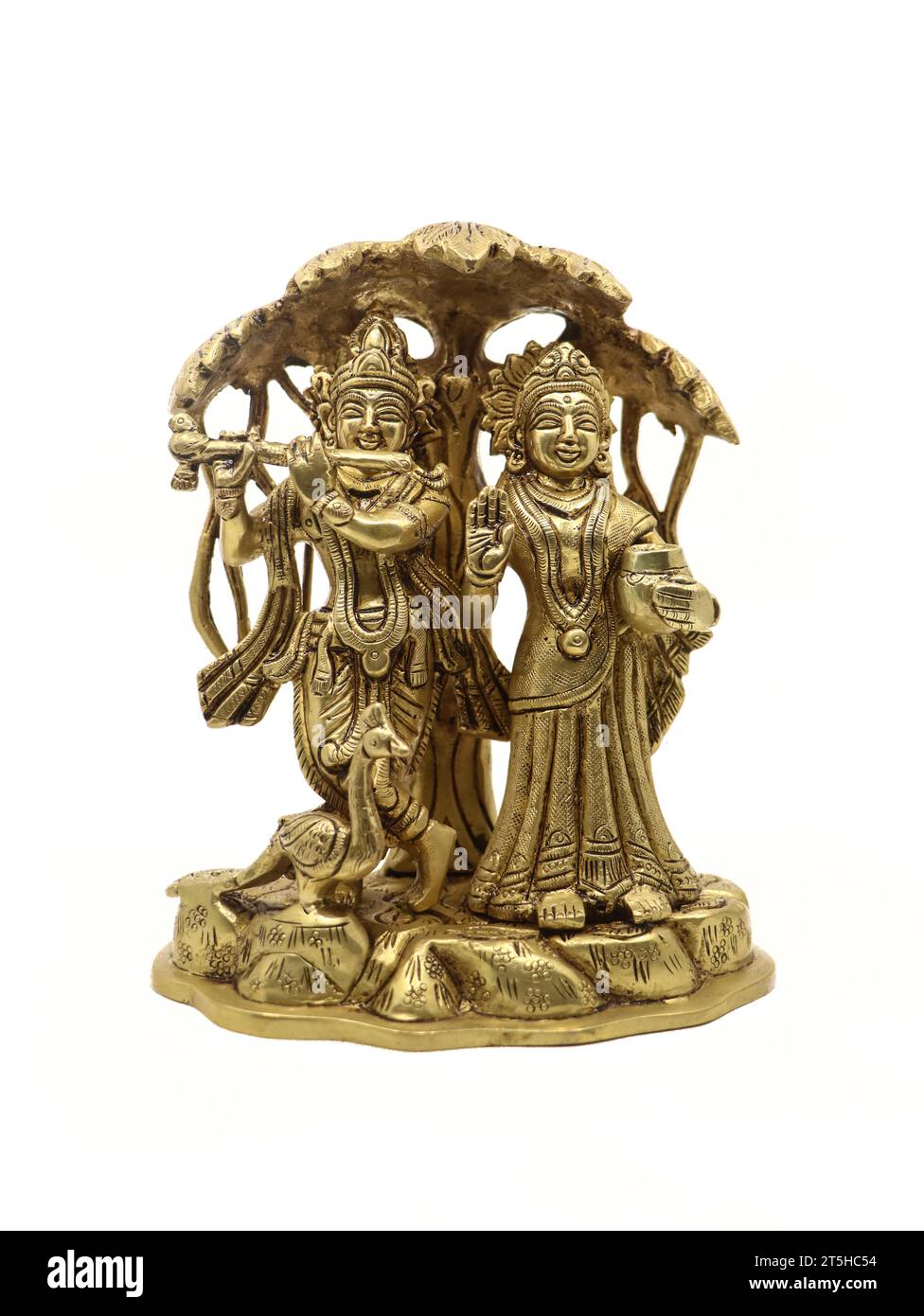 radha krishna sotto un idolo di bronzo di un albero proveniente da una collezione antica isolata su uno sfondo bianco Foto Stock