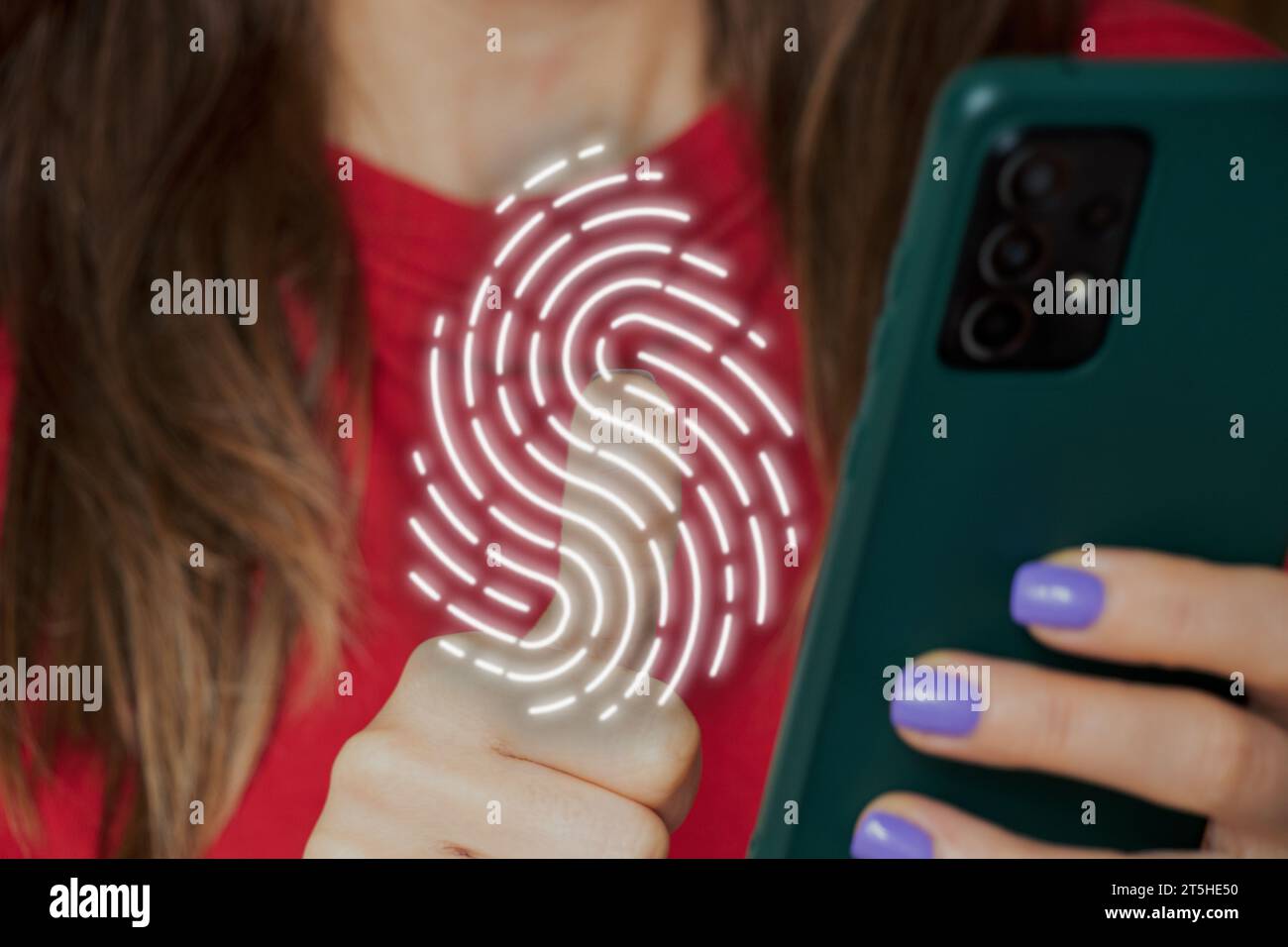 La ragazza preme le dita sull'impronta digitale virtuale del telefono, la password e la sicurezza dei dati, la tecnologia Foto Stock