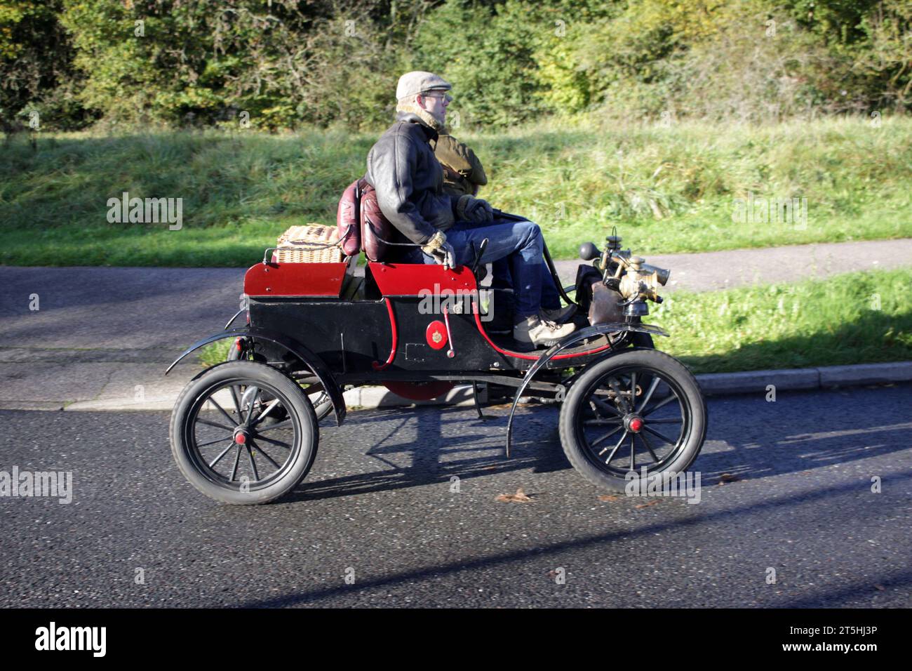 Prendendo parte alla corsa di auto veterane da Londra a Brighton del 2023 Foto Stock
